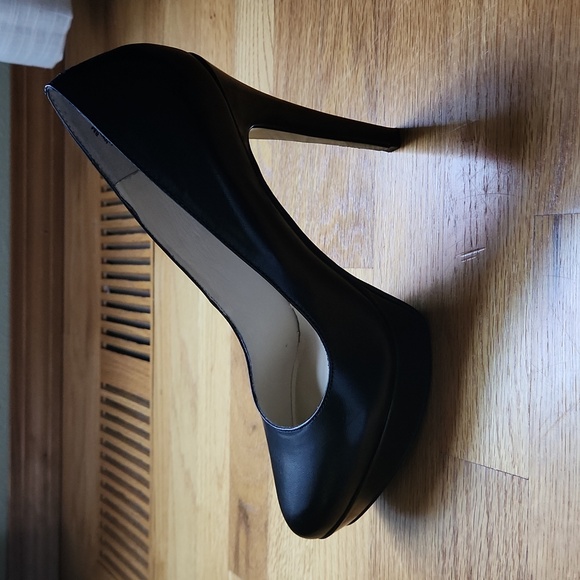 Nine West, Black stiletto, size 8 - Picture 2 of 4